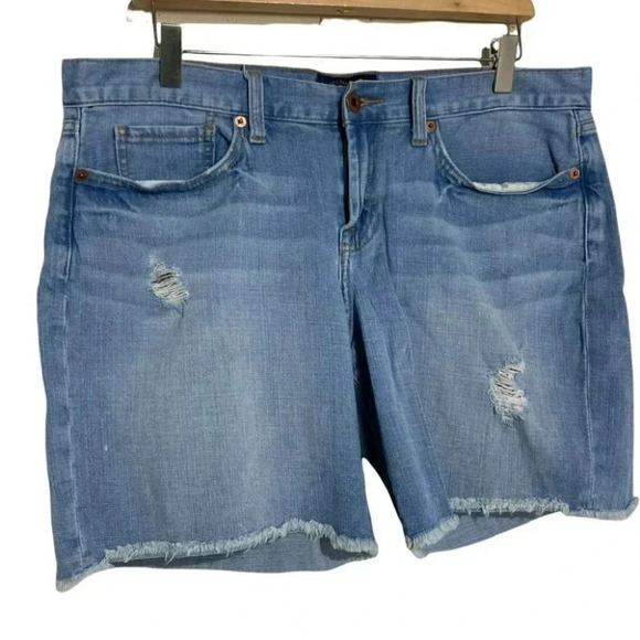 Lucky‎ Brand Laguna 10 blue distressed jean shorts festival casual - Picture 2 of 5
